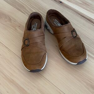 NEW Skechers Women's Tan Mules